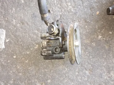 Αντλία Υδραυλικού Τιμονιού Μεταχειρισμένος για NISSAN SERENA (1997 - 2001) (C23) 2300 (LD23) diesel 75  Αντλία Υδραυλικού Τιμονιού Μεταχειρισμένος για NISSAN SERENA (1997 - 2001) (C23) 2300 (LD23) diesel 75