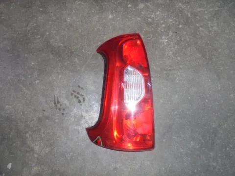 Φανάρι Πίσω Αριστερό (Ραγισμένο) για FIAT PANDA (2012 - ) ( )  Φανάρι Πίσω Αριστερό (Ραγισμένο) για FIAT PANDA (2012 - ) ( )