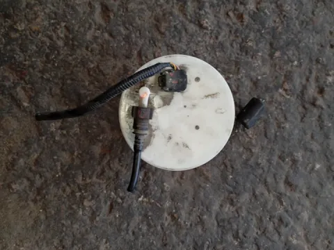 Αντλία Καυσίμου (Τρόμπα Βενζίνης) για SUZUKI SWIFT (2012 - 2014) ( )  Αντλία Καυσίμου (Τρόμπα Βενζίνης) για SUZUKI SWIFT (2012 - 2014) ( )