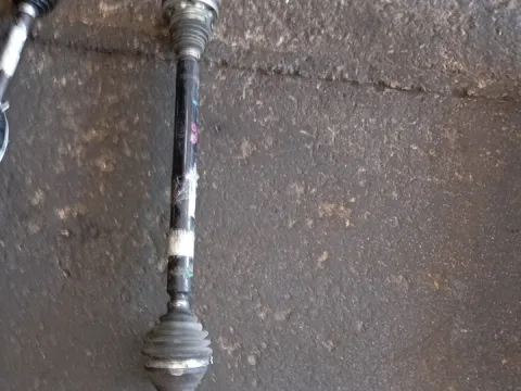 Ημιαξόνιο Εμπρός Δεξί για VW GOLF (2009 - 2013) Mk6 (5K1)  Ημιαξόνιο Εμπρός Δεξί για VW GOLF (2009 - 2013) Mk6 (5K1)