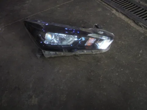 Φανάρι Εμπρός Δεξί (Ελαττωματικό) για NISSAN MICRA (2017 - ) (K14)  Φανάρι Εμπρός Δεξί (Ελαττωματικό) για NISSAN MICRA (2017 - ) (K14)
