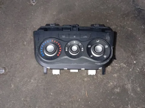 Χειριστήρια Καλοριφέρ 5G1140100 για FIAT GRANDE PUNTO (2005 - 2008) (199)  Χειριστήρια Καλοριφέρ 5G1140100 για FIAT GRANDE PUNTO (2005 - 2008) (199)