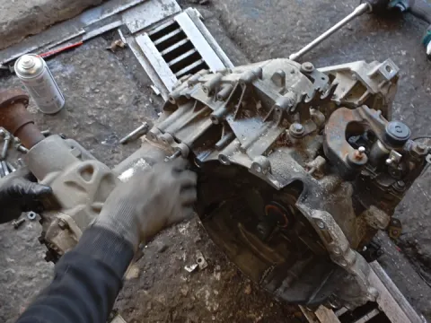 Κιβώτιο Ταχυτήτων (Σασμάν) Χειροκίνητο για FORD KUGA (2008 - 2012) 2500 Petrol 200 4x4  Κιβώτιο Ταχυτήτων (Σασμάν) Χειροκίνητο για FORD KUGA (2008 - 2012) 2500 Petrol 200 4x4