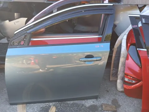 Πόρτα Εμπρός Αριστερή για VOLVO V40 (2013 - )  Πόρτα Εμπρός Αριστερή για VOLVO V40 (2013 - )