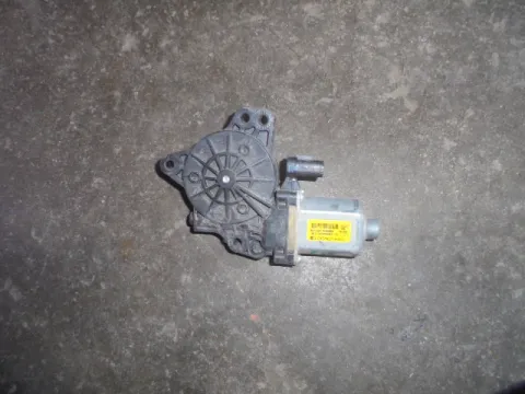 Γρύλος Παραθύρου Μοτερ Εμπρός Δεξί 2pin για HYUNDAI i30 (2015 - 2017) (GD)  Γρύλος Παραθύρου Μοτερ Εμπρός Δεξί 2pin για HYUNDAI i30 (2015 - 2017) (GD)