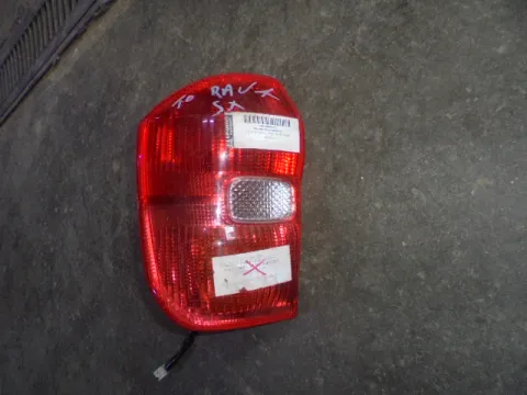 Φανάρι Πίσω Αριστερό (Σπασμένη Βάση) για TOYOTA RAV-4 (2000 - 2004) (XA20)  Φανάρι Πίσω Αριστερό (Σπασμένη Βάση) για TOYOTA RAV-4 (2000 - 2004) (XA20)