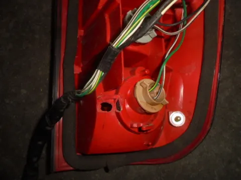 Φανάρι Πίσω Αριστερό (Σπασμένη Βάση) για TOYOTA RAV-4 (2000 - 2004) (XA20)  -  Φανάρι Πίσω Αριστερό (Σπασμένη Βάση) για TOYOTA RAV-4 (2000 - 2004) (XA20)  -