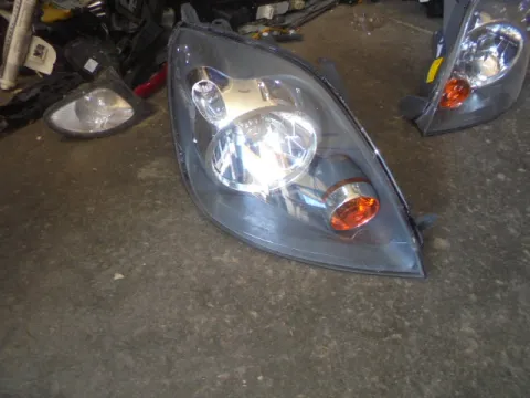Φανάρι Εμπρός Δεξί για FORD FIESTA (2006 - 2008) Mk5b ΙΜΙΤΑΣΙΟΝ Φανάρι Εμπρός Δεξί για FORD FIESTA (2006 - 2008) Mk5b ΙΜΙΤΑΣΙΟΝ