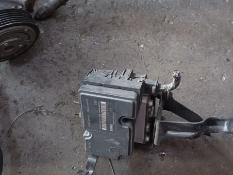 Μονάδα ABS 06210210904 για MAZDA 2 (2008 - 2011) (DE)  Μονάδα ABS 06210210904 για MAZDA 2 (2008 - 2011) (DE)