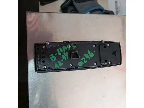 Διακόπτης Παραθύρων Κεντρικός Αριστερής 4πλός 3PIN ( A1669054400 ) για MERCEDES B - CLASS (2012 - 2014) (W246) Hatchback - 5dr  -  Διακόπτης Παραθύρων Κεντρικός Αριστερής 4πλός 3PIN ( A1669054400 ) για MERCEDES B - CLASS (2012 - 2014) (W246) Hatchback - 5dr  -