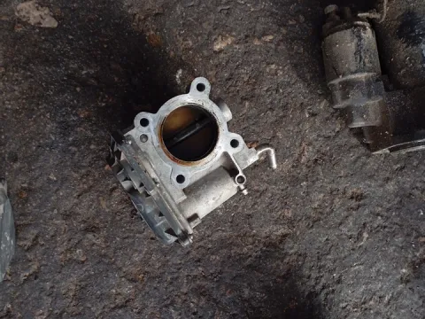 Σώμα Πεταλούδας 2203047010 για TOYOTA YARIS (2009 - 2012) (XP90) ΤΕΛΑΡΟ 64"(πισω σκαλα) Σώμα Πεταλούδας 2203047010 για TOYOTA YARIS (2009 - 2012) (XP90) ΤΕΛΑΡΟ 64"(πισω σκαλα)
