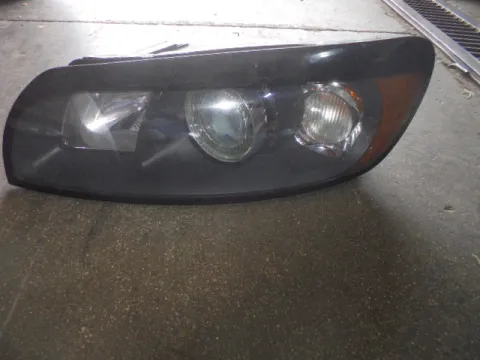 Φανάρι Εμπρός Αριστερό Με Μαύρο Φόντο για VOLVO C30 (2007 - 2010) Hatchback - 3dr  Φανάρι Εμπρός Αριστερό Με Μαύρο Φόντο για VOLVO C30 (2007 - 2010) Hatchback - 3dr