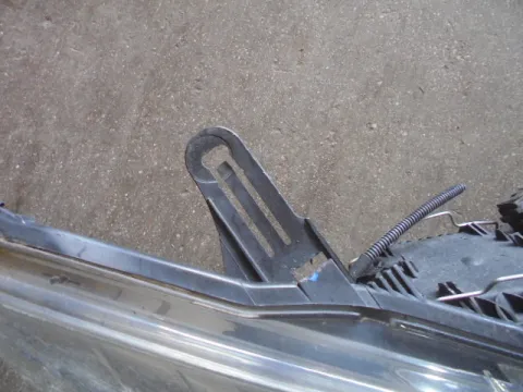 Φανάρι Εμπρός Δεξί Με Σπασμένη Βάση για RENAULT MEGANE (2008 - 2012) (KZ_) (BZ_)  - 