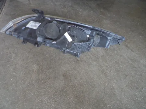 Φανάρι Εμπρός Δεξί Με Σπασμένη Βάση για RENAULT MEGANE (2008 - 2012) (KZ_) (BZ_)  - 