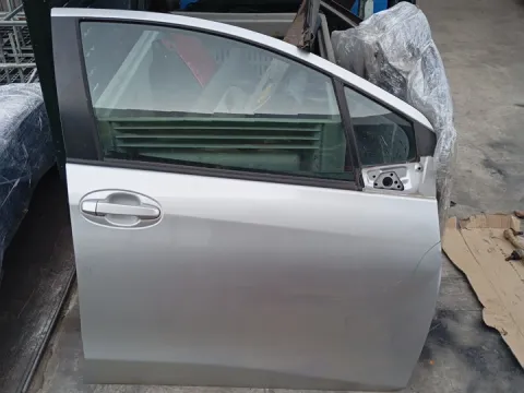 Πόρτα Εμπρός Δεξιά (Λίγο Χτυπημένη) για TOYOTA YARIS (2015 - 2017) *Ε*