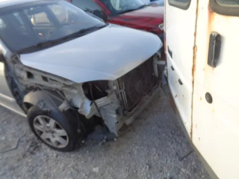 Τροπέτο Αμάξι κομπλέ με Κινητήρα και Σασμάν με Άξονα Πίσω και Δισκόπλακες με Ζαντολάστιχα 195/65/15 για KIA CARENS (2000 - 2006) 2000cc Diesel CRDi D4EA 113hp *ΔΒ* -  Τροπέτο Αμάξι κομπλέ με Κινητήρα και Σασμάν με Άξονα Πίσω και Δισκόπλακες με Ζαντολάστιχα 195/65/15 για KIA CARENS (2000 - 2006) 2000cc Diesel CRDi D4EA 113hp *ΔΒ* -