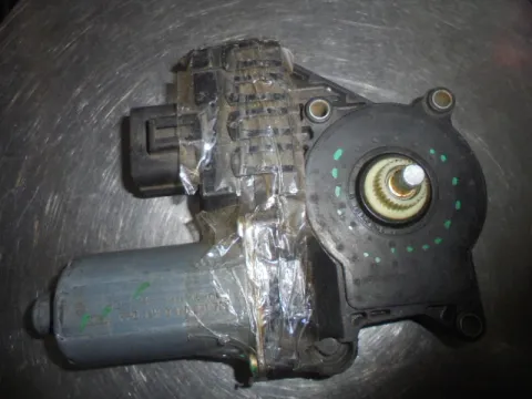 Γρύλος Παραθύρου Μοτερ Εμπρός Δεξί 8PIN για FORD FOCUS (1998 - 2001) Mk1a , (2002 - 2004) Mk1b  -  Γρύλος Παραθύρου Μοτερ Εμπρός Δεξί 8PIN για FORD FOCUS (1998 - 2001) Mk1a , (2002 - 2004) Mk1b  -