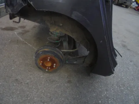 Τροπέτο Πίσω Με Φτερό  Πίσω Δεξί Και  Άξονα  με  Ταμπούρα για HYUNDAI i10 (2008 - 2011) *ΔΒ* -  Τροπέτο Πίσω Με Φτερό  Πίσω Δεξί Και  Άξονα  με  Ταμπούρα για HYUNDAI i10 (2008 - 2011) *ΔΒ* -
