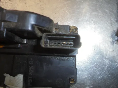 Ηλεκτρομαγνητική Κλειδαριά Εμπρός Δεξιά 3pin για NISSAN QASHQAI (2014 - 2017) ( J11 ) SUV - ΕΚΤΟΣ ΔΡΟΜΟΥ - 5dr  -  Ηλεκτρομαγνητική Κλειδαριά Εμπρός Δεξιά 3pin για NISSAN QASHQAI (2014 - 2017) ( J11 ) SUV - ΕΚΤΟΣ ΔΡΟΜΟΥ - 5dr  -
