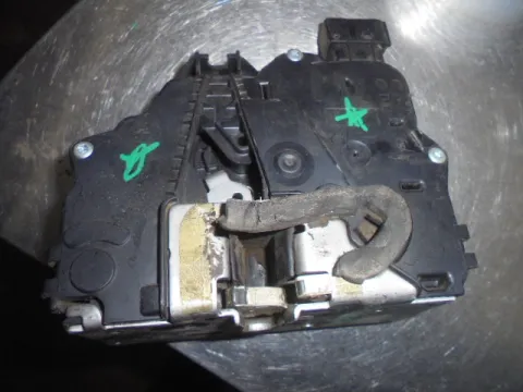 Ηλεκτρομαγνητική Κλειδαριά Εμπρός Δεξιά  6pin 51892923  για FIAT PUNTO (2009 - 2012) (199) EVO  -  Ηλεκτρομαγνητική Κλειδαριά Εμπρός Δεξιά  6pin 51892923  για FIAT PUNTO (2009 - 2012) (199) EVO  -