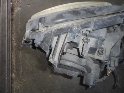 Φανάρι Εμπρός Αριστερό XENON  Σπασμένη Βάση  για MERCEDES E - CLASS (2002 - 2006) (W211)  -  Φανάρι Εμπρός Αριστερό XENON  Σπασμένη Βάση  για MERCEDES E - CLASS (2002 - 2006) (W211)  -