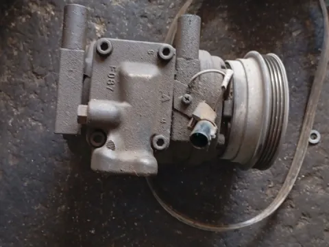 Συμπιεστής A-C (Κομπρέσορας) για HYUNDAI ACCENT (1999 - 2002) (CG) (LC) 1300 G4EA petrol 86 12 valve  Συμπιεστής A-C (Κομπρέσορας) για HYUNDAI ACCENT (1999 - 2002) (CG) (LC) 1300 G4EA petrol 86 12 valve