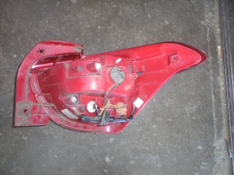 Φανάρι Πίσω Αριστερό Ραγισμένο για HYUNDAI i10 (2014 - ) -  Φανάρι Πίσω Αριστερό Ραγισμένο για HYUNDAI i10 (2014 - ) -