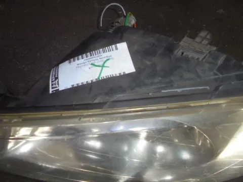 Φανάρι Εμπρός Αριστερό Με Σπασμένη Β΄αση για PEUGEOT 206 (2002 - 2009)  -  Φανάρι Εμπρός Αριστερό Με Σπασμένη Β΄αση για PEUGEOT 206 (2002 - 2009)  -