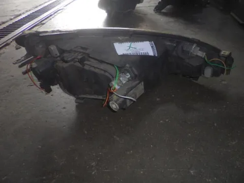 Φανάρι Εμπρός Αριστερό Με Σπασμένη Β΄αση για PEUGEOT 206 (2002 - 2009)  -  Φανάρι Εμπρός Αριστερό Με Σπασμένη Β΄αση για PEUGEOT 206 (2002 - 2009)  -