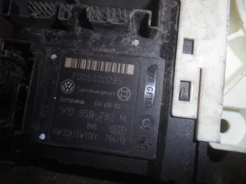Γρύλος Παραθύρου Μοτερ Εμπρός Δεξί 1K5837401AL για VW GOLF (2004 - 2008) Mk5 (1K1) *Ο* -  Γρύλος Παραθύρου Μοτερ Εμπρός Δεξί 1K5837401AL για VW GOLF (2004 - 2008) Mk5 (1K1) *Ο* -