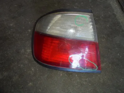 Φανάρι Πίσω Αριστερό Ραγισμ΄ενο για NISSAN PRIMERA (1996 - 1999) (P11) Sedan - 4dr  Φανάρι Πίσω Αριστερό Ραγισμ΄ενο για NISSAN PRIMERA (1996 - 1999) (P11) Sedan - 4dr