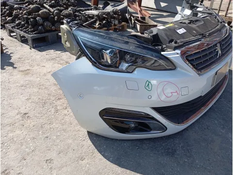 Μούρη (με καπό και φτερά) με Xenon Φανάρια με Parktronic για PEUGEOT 308 (2014 - 2017) GT Line με DIESEL -  Μούρη (με καπό και φτερά) με Xenon Φανάρια με Parktronic για PEUGEOT 308 (2014 - 2017) GT Line με DIESEL -
