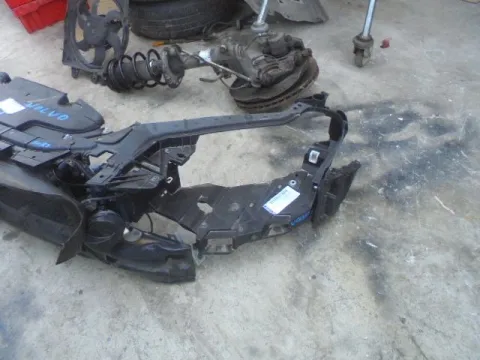 Μετώπη Ελαττωματική Με Ψυγεία για VOLVO V40 (2013 - ) Hatchback - 5dr *Γ* -  Μετώπη Ελαττωματική Με Ψυγεία για VOLVO V40 (2013 - ) Hatchback - 5dr *Γ* -