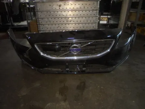 Προφυλακτήρας Εμπρός Ελαττωματικός  Με Parktronic και Πιτσιλιστήρια για VOLVO V40 (2013 - )  Προφυλακτήρας Εμπρός Ελαττωματικός  Με Parktronic και Πιτσιλιστήρια για VOLVO V40 (2013 - )