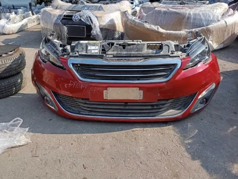 Μούρη (με καπό και φτερά) με Xenon Φανάρια με Parktronic για PEUGEOT 308 (2014 - 2017) GT Line με DIESEL Μούρη (με καπό και φτερά) με Xenon Φανάρια με Parktronic για PEUGEOT 308 (2014 - 2017) GT Line με DIESEL