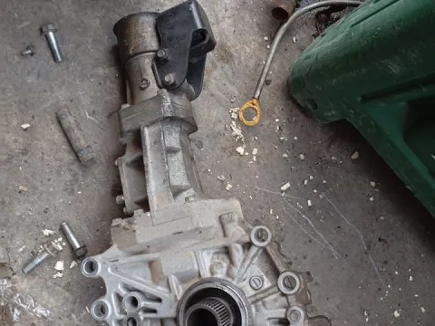 Βοηθητικό Σασμάν Τετρακίνησης για MITSUBISHI OUTLANDER (2007 - 2012) (CW)  Βοηθητικό Σασμάν Τετρακίνησης για MITSUBISHI OUTLANDER (2007 - 2012) (CW)