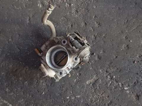 Σώμα Πεταλούδας 1959002610 για MAZDA 323 (1989 - 1991) (BG)  Σώμα Πεταλούδας 1959002610 για MAZDA 323 (1989 - 1991) (BG)