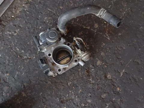 Σώμα Πεταλούδας 1959002490 για MAZDA 323F (1989 - 1994) (BG)  Σώμα Πεταλούδας 1959002490 για MAZDA 323F (1989 - 1994) (BG)