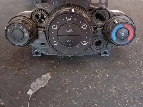 Χειριστήρια Καλοριφέρ 8A6119980AE για FORD FIESTA (2008 - 2012) Mk6 (JA8)  Χειριστήρια Καλοριφέρ 8A6119980AE για FORD FIESTA (2008 - 2012) Mk6 (JA8)
