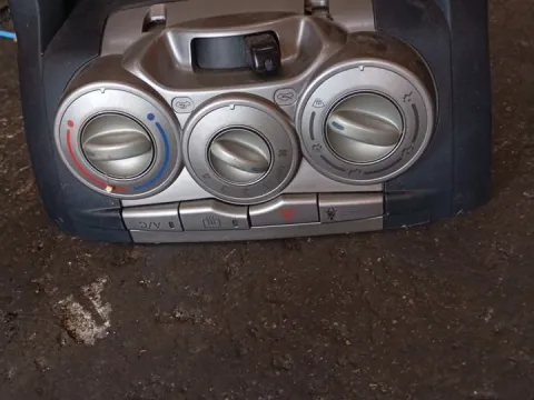 Χειριστήρια Καλοριφέρ για DAIHATSU SIRION (2006 - ) (M300) (M301)  Χειριστήρια Καλοριφέρ για DAIHATSU SIRION (2006 - ) (M300) (M301)