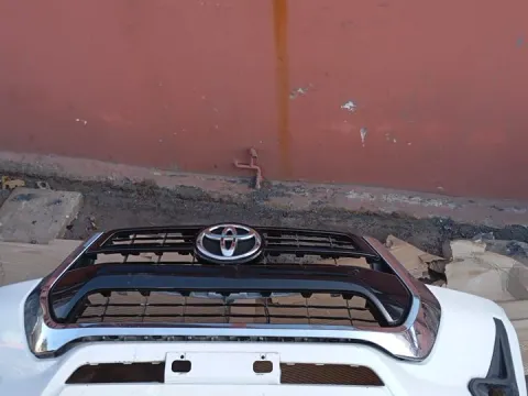 Προφυλακτήρας Εμπρός για TOYOTA HI-LUX (2015 - )  Προφυλακτήρας Εμπρός για TOYOTA HI-LUX (2015 - )