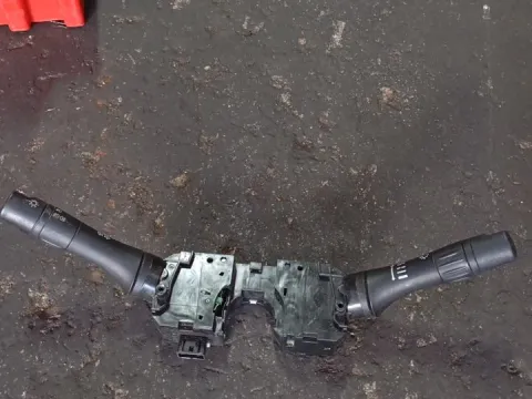 Διακόπτης Φλας NILES14AM0 για NISSAN JUKE (2014 - 2019) (F15)  Διακόπτης Φλας NILES14AM0 για NISSAN JUKE (2014 - 2019) (F15)