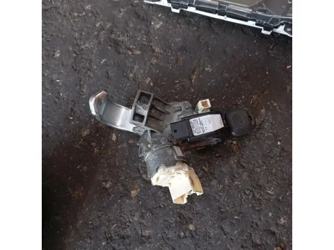 Εγκέφαλος ΣΕΤ Imobilizer 896610DF50 για TOYOTA YARIS (2009 - 2012) (XP90)  -  Εγκέφαλος ΣΕΤ Imobilizer 896610DF50 για TOYOTA YARIS (2009 - 2012) (XP90)  -