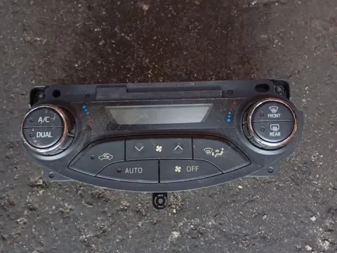 Χειριστήρια Καλοριφέρ 75F206 για TOYOTA YARIS (2015 - 2017)  Χειριστήρια Καλοριφέρ 75F206 για TOYOTA YARIS (2015 - 2017)