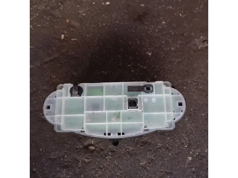 Χειριστήρια Καλοριφέρ 75F206 για TOYOTA YARIS (2015 - 2017)  -  Χειριστήρια Καλοριφέρ 75F206 για TOYOTA YARIS (2015 - 2017)  -