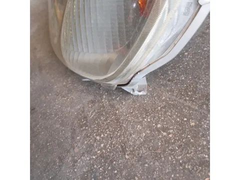 Φανάρι Εμπρός Αριστερό (Εξωτερικό Μοτέρ ) ( Μια Βαση Σπασμενη) για TOYOTA YARIS (1999 - 2002) (XP10)  -  Φανάρι Εμπρός Αριστερό (Εξωτερικό Μοτέρ ) ( Μια Βαση Σπασμενη) για TOYOTA YARIS (1999 - 2002) (XP10)  -