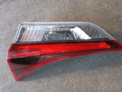 Φανάρι Πίσω Δεξί Καπού (Ελαττωματικό) για TOYOTA AURIS (2016 - ) Hatchback - 5dr  Φανάρι Πίσω Δεξί Καπού (Ελαττωματικό) για TOYOTA AURIS (2016 - ) Hatchback - 5dr