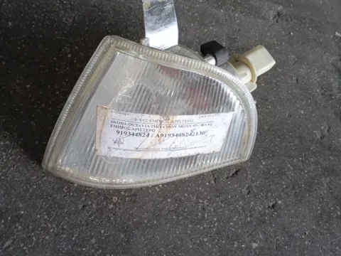 Φλας Εμπρός Αριστερό για SKODA OCTAVIA (1997 - 2000) 4 (1U2-5) TYC Φλας Εμπρός Αριστερό για SKODA OCTAVIA (1997 - 2000) 4 (1U2-5) TYC