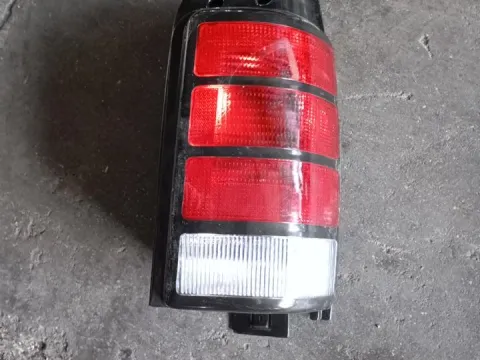 Φανάρι Πίσω Δεξί (Χ. ΠΛΑΚΕΤΑ) για DODGE GRAND CARAVAN (1991 - 1995) 