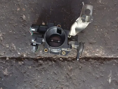 Σώμα Πεταλούδας 8945252011 για TOYOTA YARIS (1999 - 2002) (XP10)   ΤΕΛΑΡΟ 64"(πισω σκαλα) Σώμα Πεταλούδας 8945252011 για TOYOTA YARIS (1999 - 2002) (XP10)   ΤΕΛΑΡΟ 64"(πισω σκαλα)